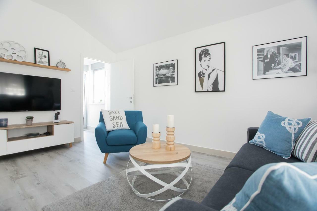 Apartment Movie Primosten Exterior photo